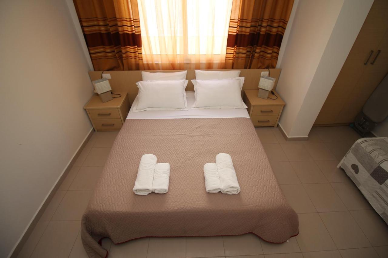 Chill Out Apartment Sarandë Esterno foto