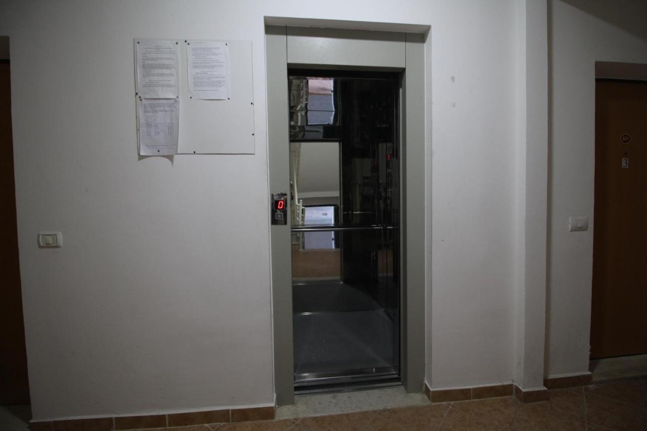 Chill Out Apartment Sarandë Esterno foto